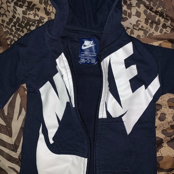 2 one piece zip up Nike outfits - Picture 3 of 3
